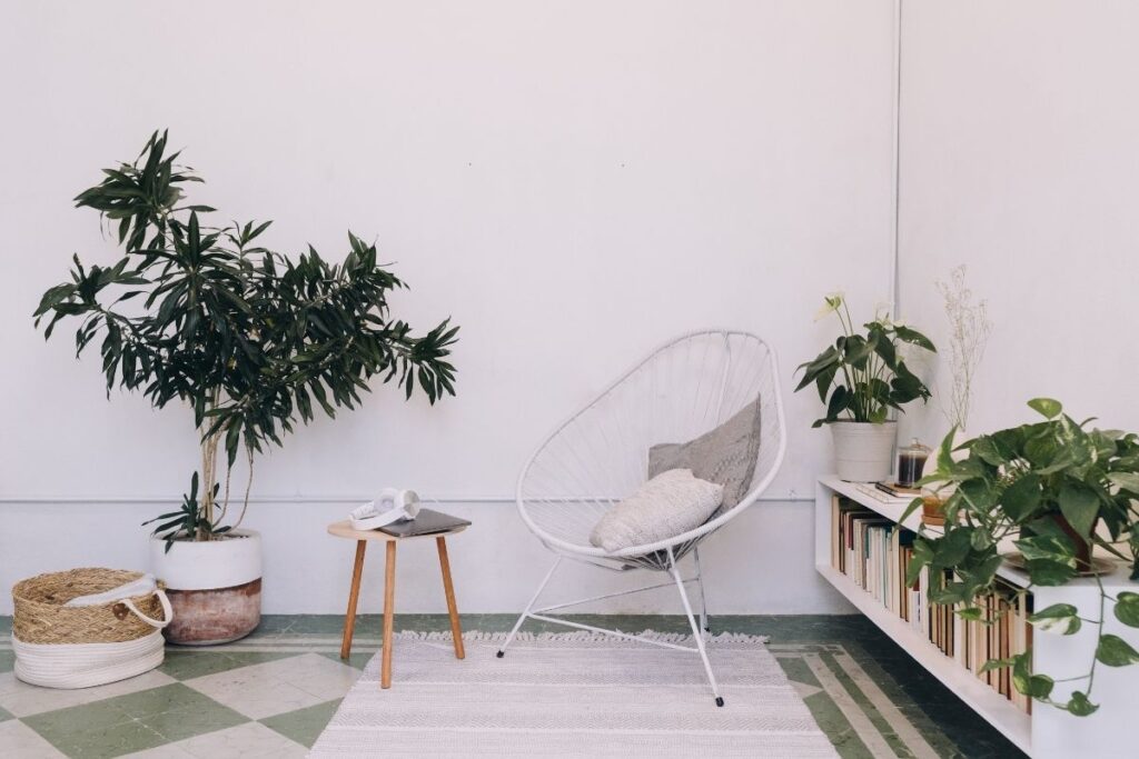 Ambiente home office organizado com iluminação natural – guia completo para trabalhar em casa e viver bem